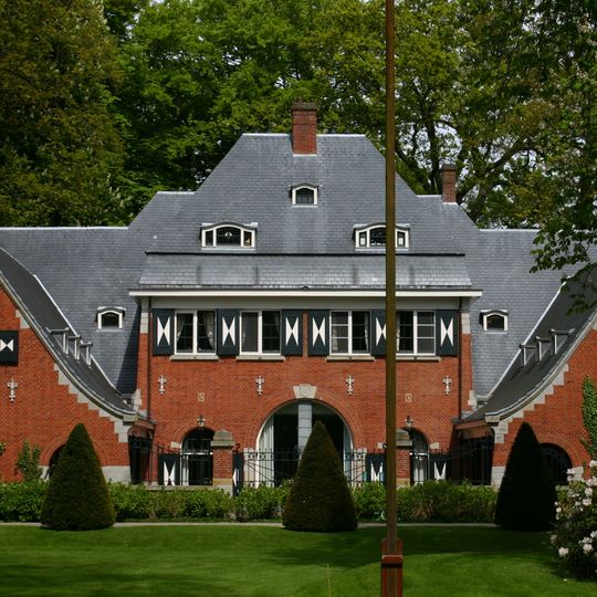 Frisiastate, koetshuis