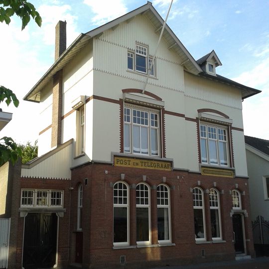 Postkantoor met dienstwoning