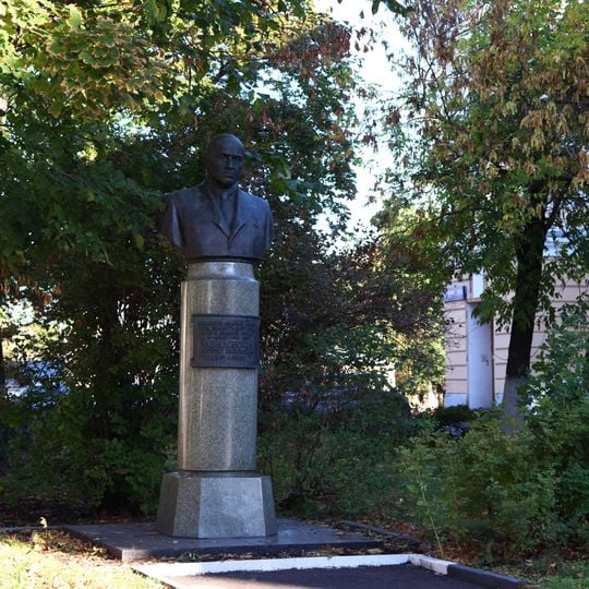 Ippolit Davidovskiy haykali