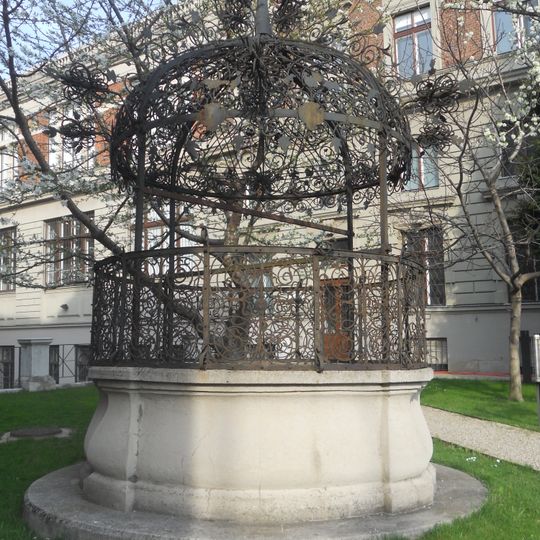 Zierbrunnen, Museum für Angewandte Kunst, Vienna