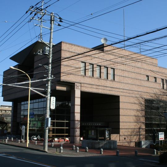 東松山市立図書館