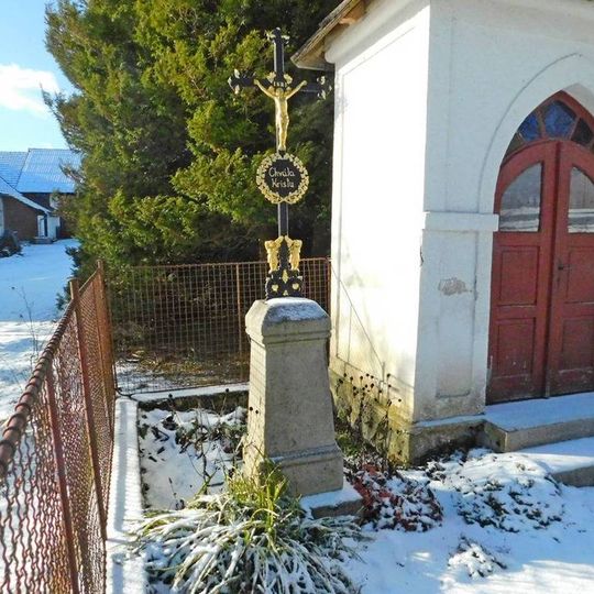 Kříž u kaple v Kopaninách