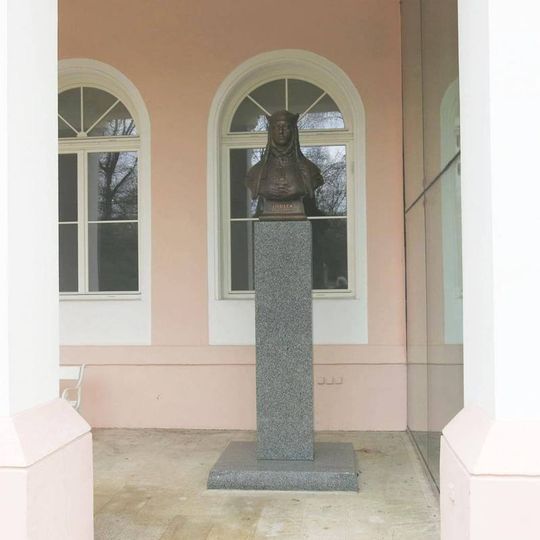 Busta královny Judity v podloubí Císařských lázní v Teplicích