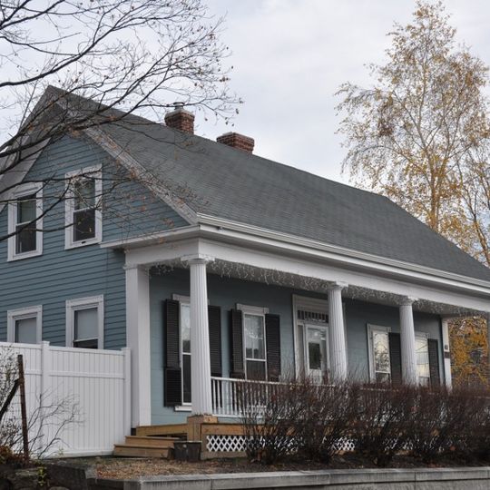 House at 40 Crescent Street