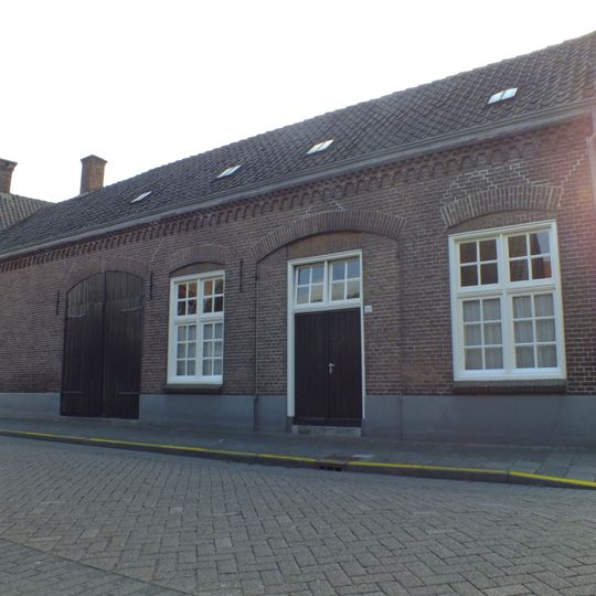 Complex Hezelstraat: vrijstaande kerverij