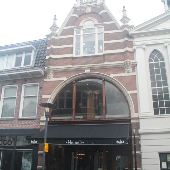 Winkelpand op L-vormige plattegrond