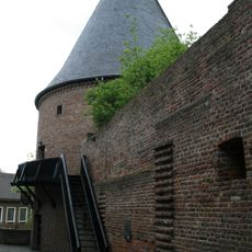 Dicker Turm und Stadtmauer