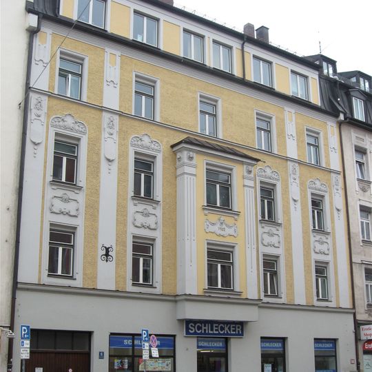 Humboldtstraße 6