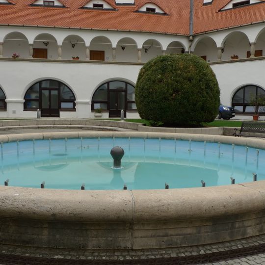 Kaštieľ Topoľčianky s areálom, nádvorie