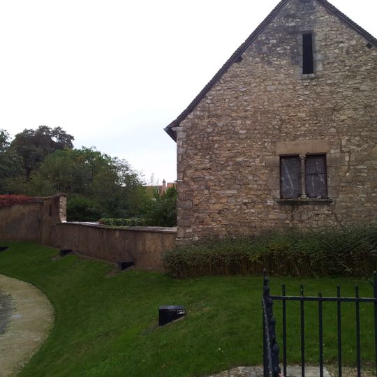 Cloître de la cathédrale de Bourges