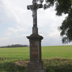 Kříž u cesty západně od Sudic