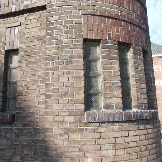 Transformatorgebouw in een aan de Amsterdamse School verwante stijl