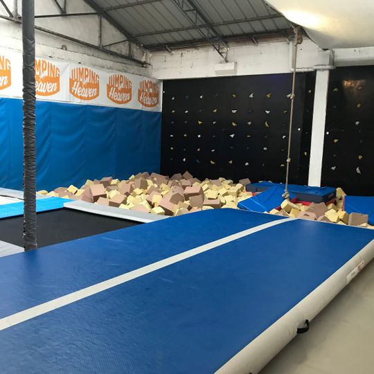 Gravity Trampoline Park