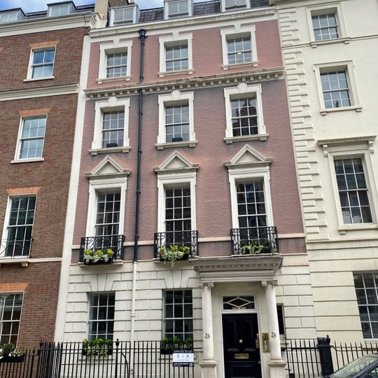 25, Hill Street W1