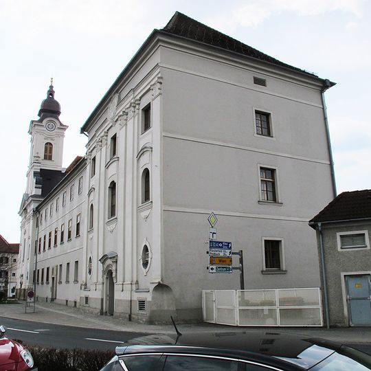 Gericht, ehem. Piaristenkloster