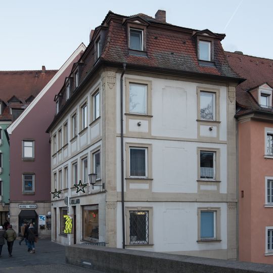 Wohn- und Geschäftshaus