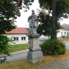 Socha svatého Pavla u kostela v Malenovicích