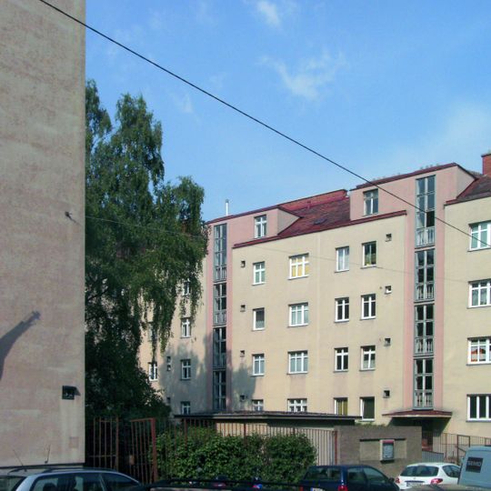 Gemeindebau Loeschenkohlgasse 30-32