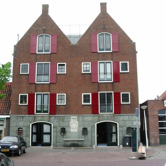 Pakhuis in traditionalistische stijl