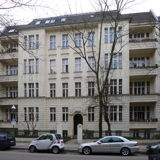 Mietshaus & Einfriedung Hähnelstraße 8