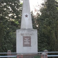 Sowjetisches Ehrenmal Kamenzer Straße 32 (bei)