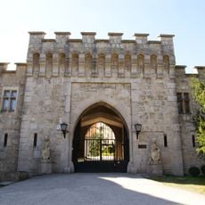 Smolenický zámok, budova II.