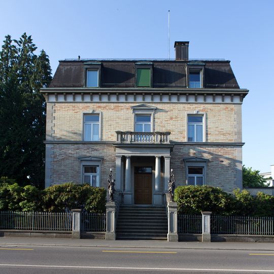 Haus Nestlé mit Pförtnerhaus