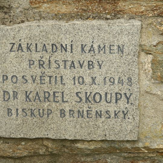 Základní kámen přístavby kostela Navštívení Panny Marie v Hlubokých Mašůvkách