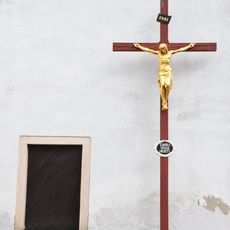 Kříž v Prosiměřicích u kostela svatého Jiljí