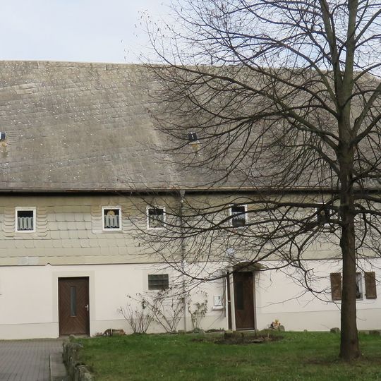 Wohnstallhaus eines ehemaligen Vierseithofes Mittweidaer Straße 99