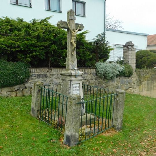 Kříž v centru Úhořilky