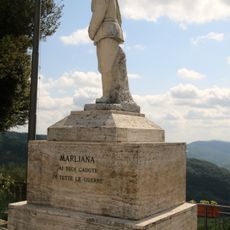 Monumento ai Caduti di tutte le guerre e lastra ANEI