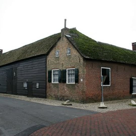 Slingelandseweg 24, Giessenburg