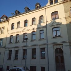 Mietshaus in geschlossener Bebauung Max-Pezold-Straße 10