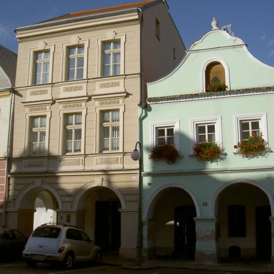 Náměstí Míru čp. 144