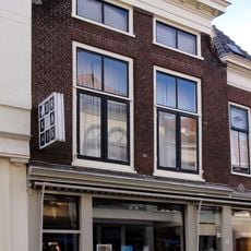 Pand met eenvoudige lijstgevel