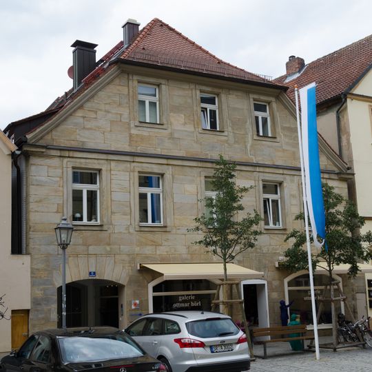 Wohn- und Geschäftshaus