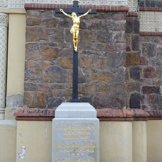 Kříž u kostela v Husovicích