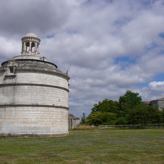Saint-Agnant, Montierneuf priory