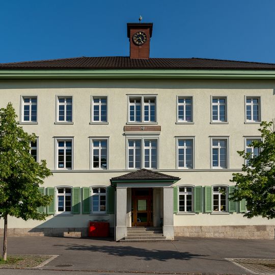 Schulhaus Hellikon