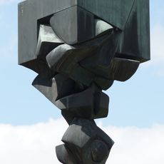 Karyatide R
