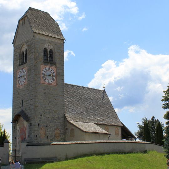St. Valentin mit Friedhofskapelle und Friedhof in Verdings