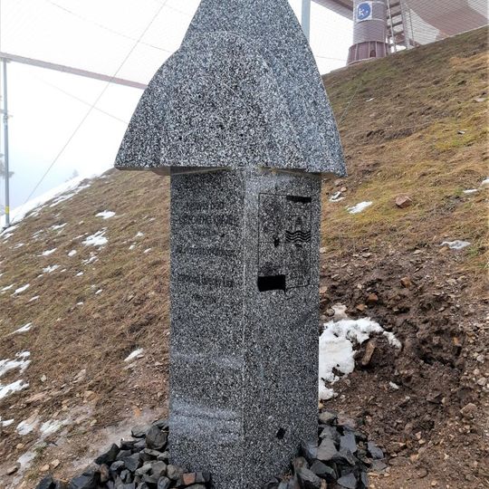 Pomník nejvyššího bodu Ústeckého kraje na Klínovci