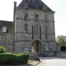 Ferme-château de Chenoise