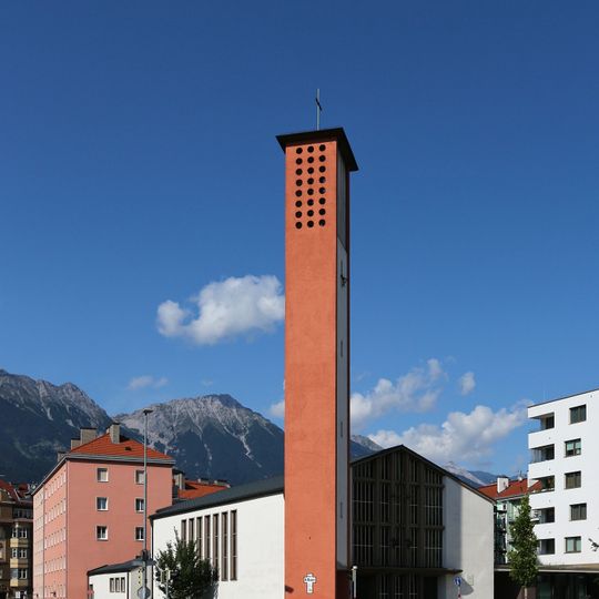 Pfarrkirche hl. Familie, Wilten-West