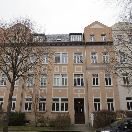 Mietshaus in geschlossener Bebauung Rößlerstraße 18d