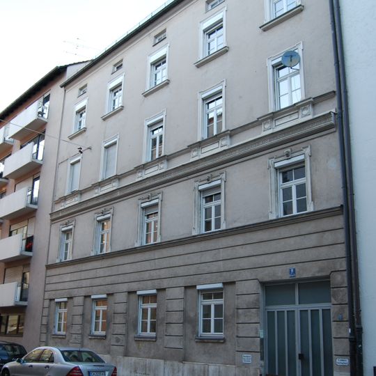 Mietshaus