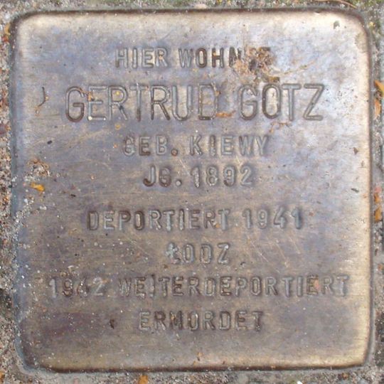 Stolperstein en memoria de Gertrud Götz