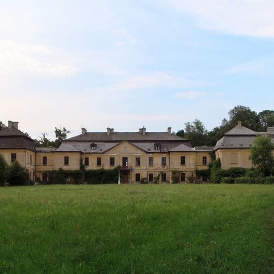 Zespół pałacowy „Klemensów” w Michalowie