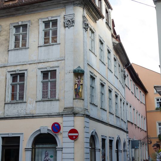 Wohn- und Geschäftshaus